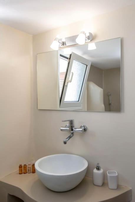 Apartament Θἔρως Wyspa Wyspa Tinos Zewnętrze zdjęcie